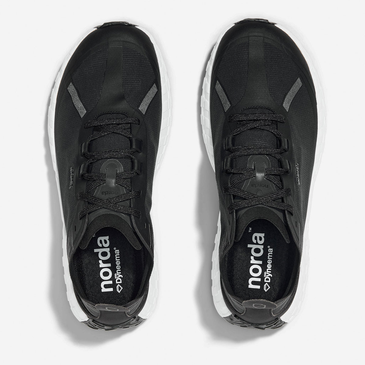Norda 001A | Black
