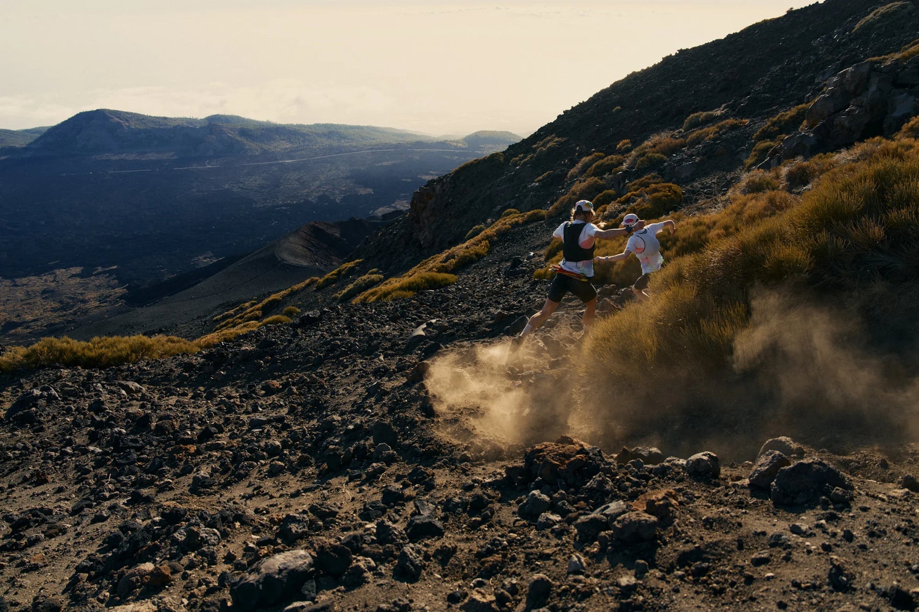 W SOAR x Altra Trail Race Shorts | Black