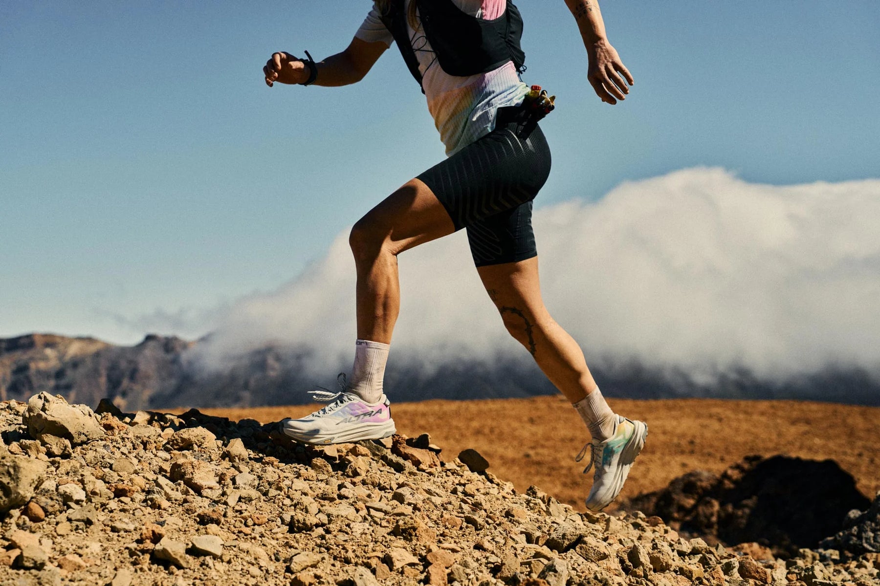 W SOAR x Altra Trail Race Shorts | Black