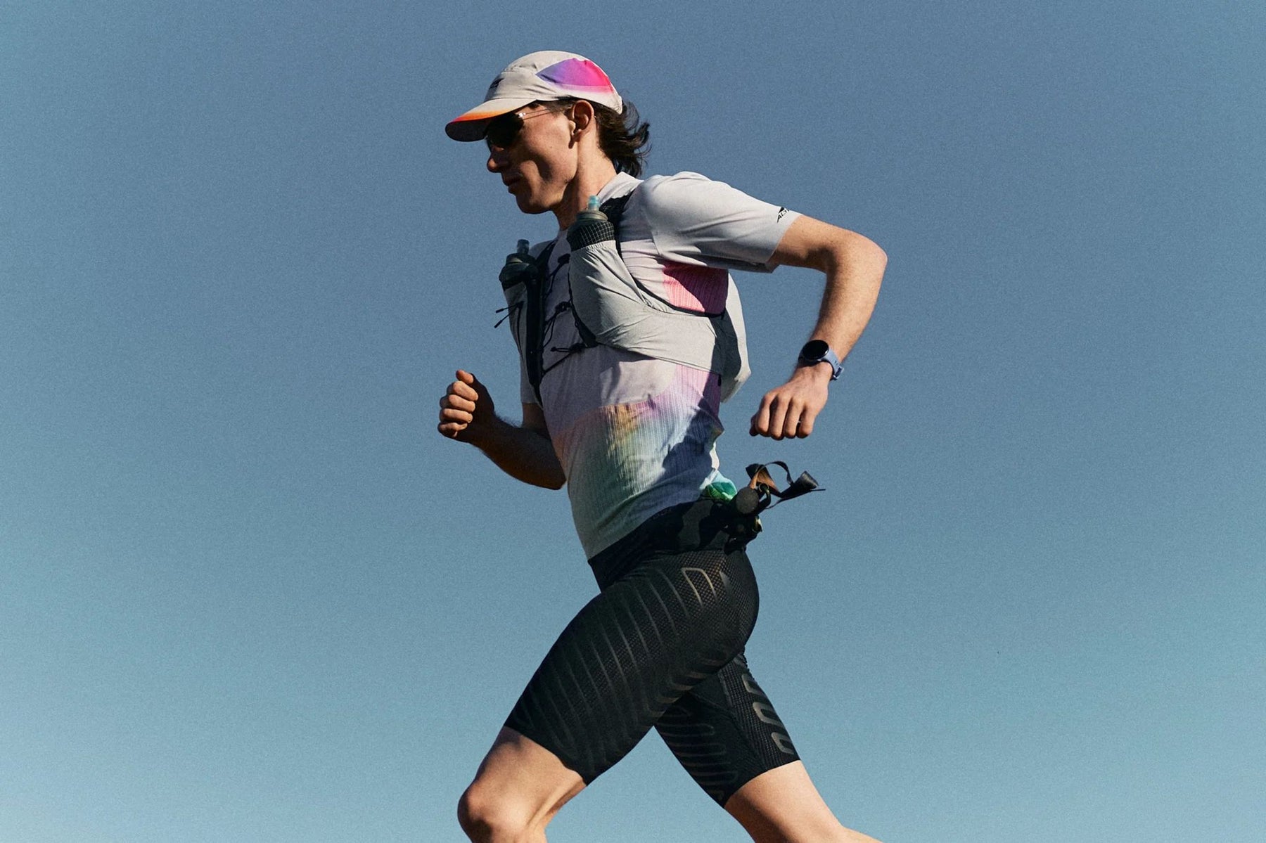 M SOAR x Altra Trail Race Top Rainbox | Grey