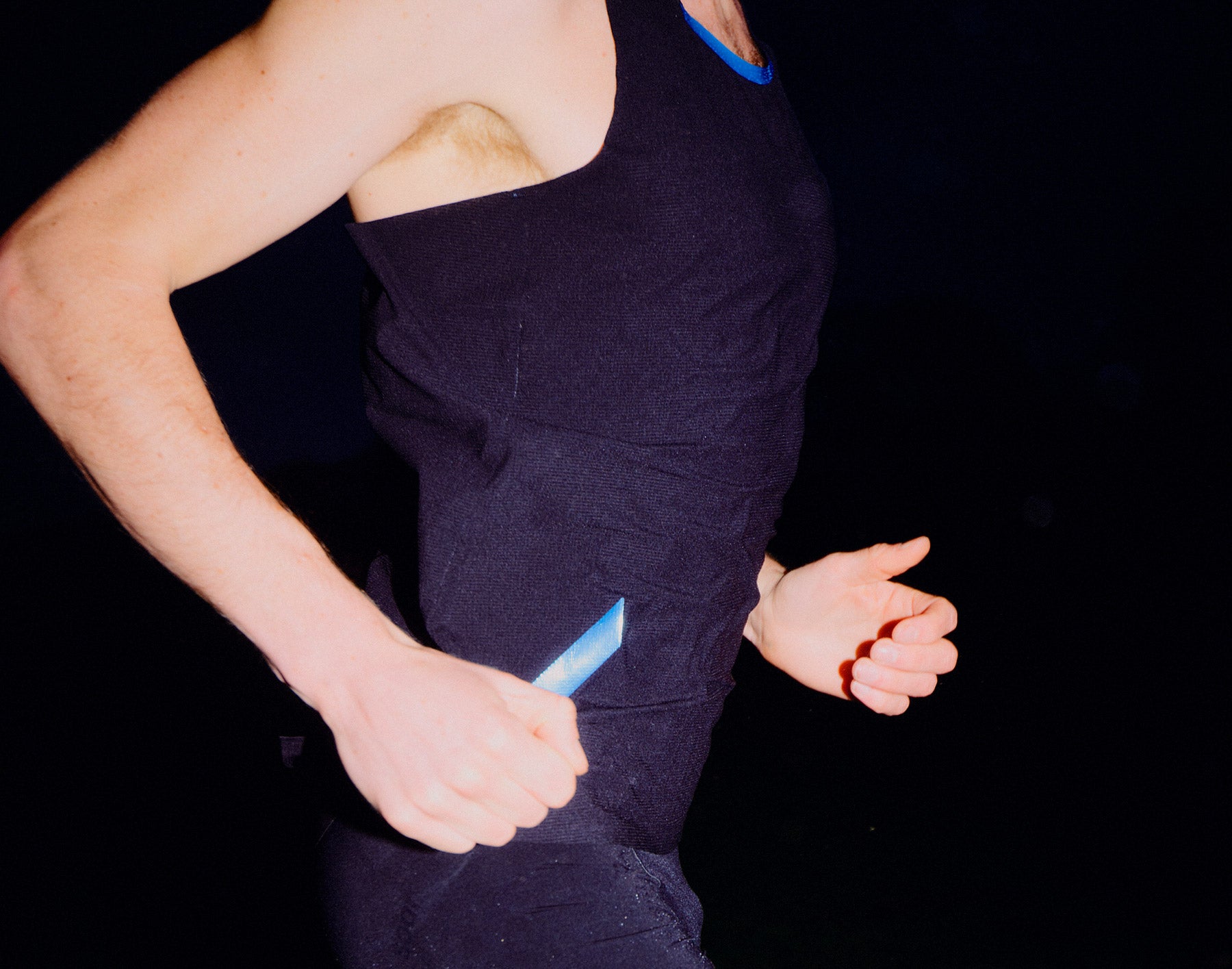 男士高級背心 |黑色的