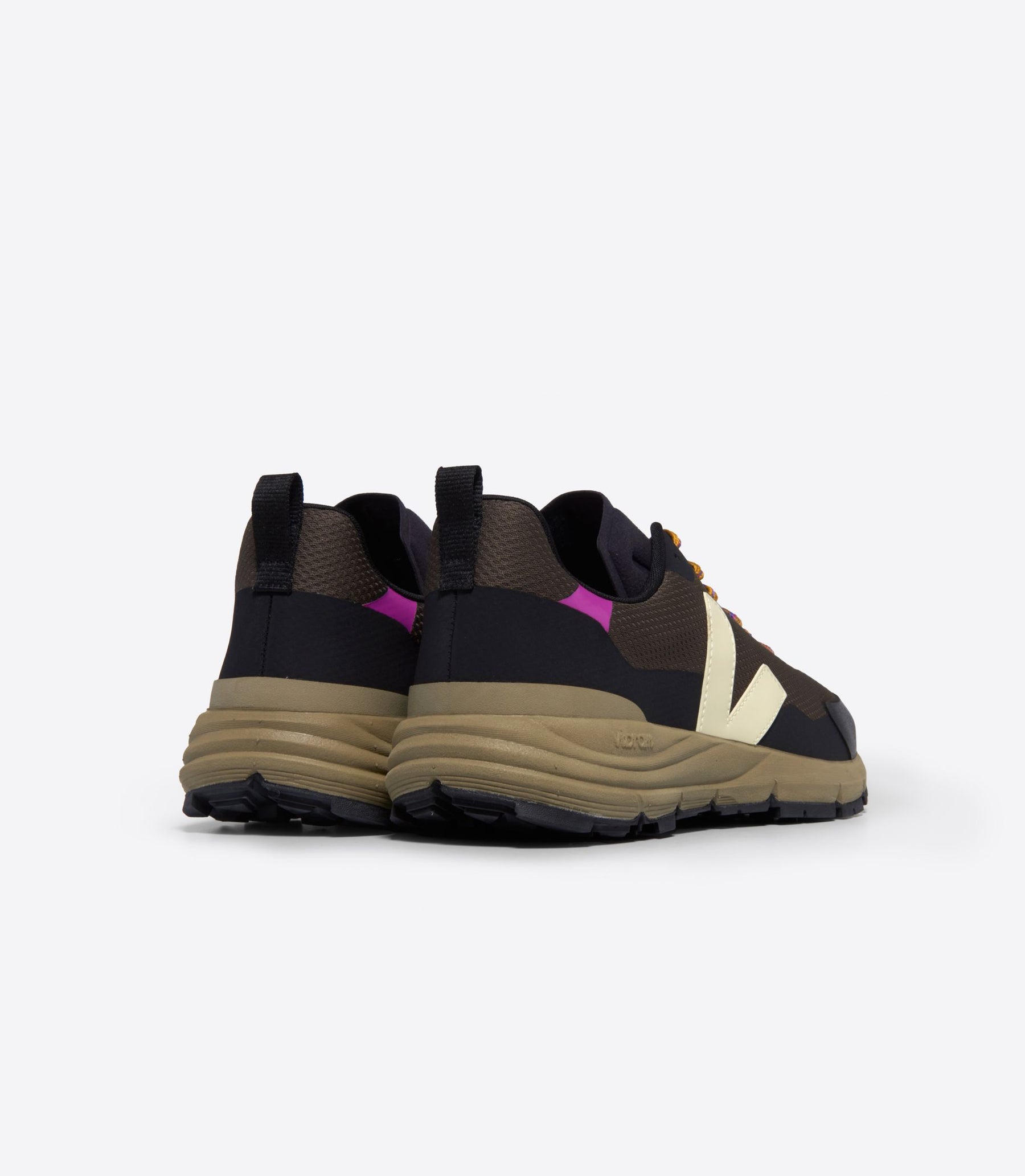 德坎·阿爾維奧梅什 |鷹卡爾卡雷