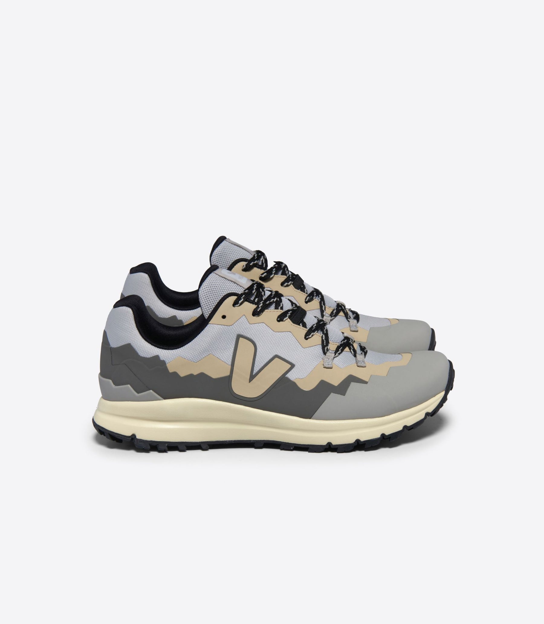 Fitzroy Light Trek Shell | Shark Almond