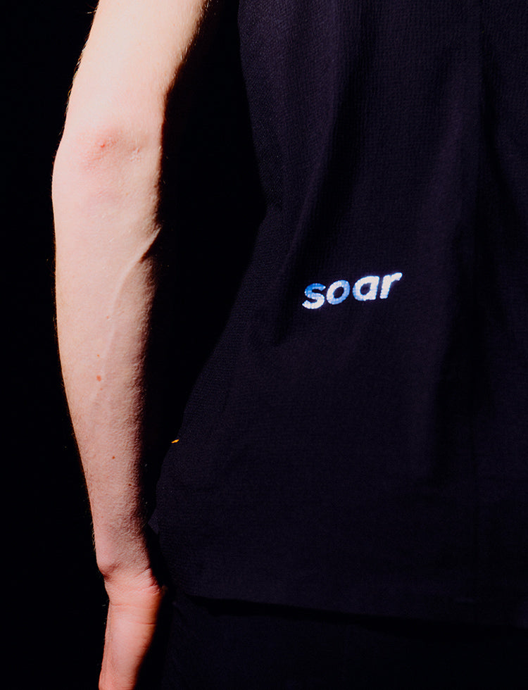 男士高級背心 |黑色的