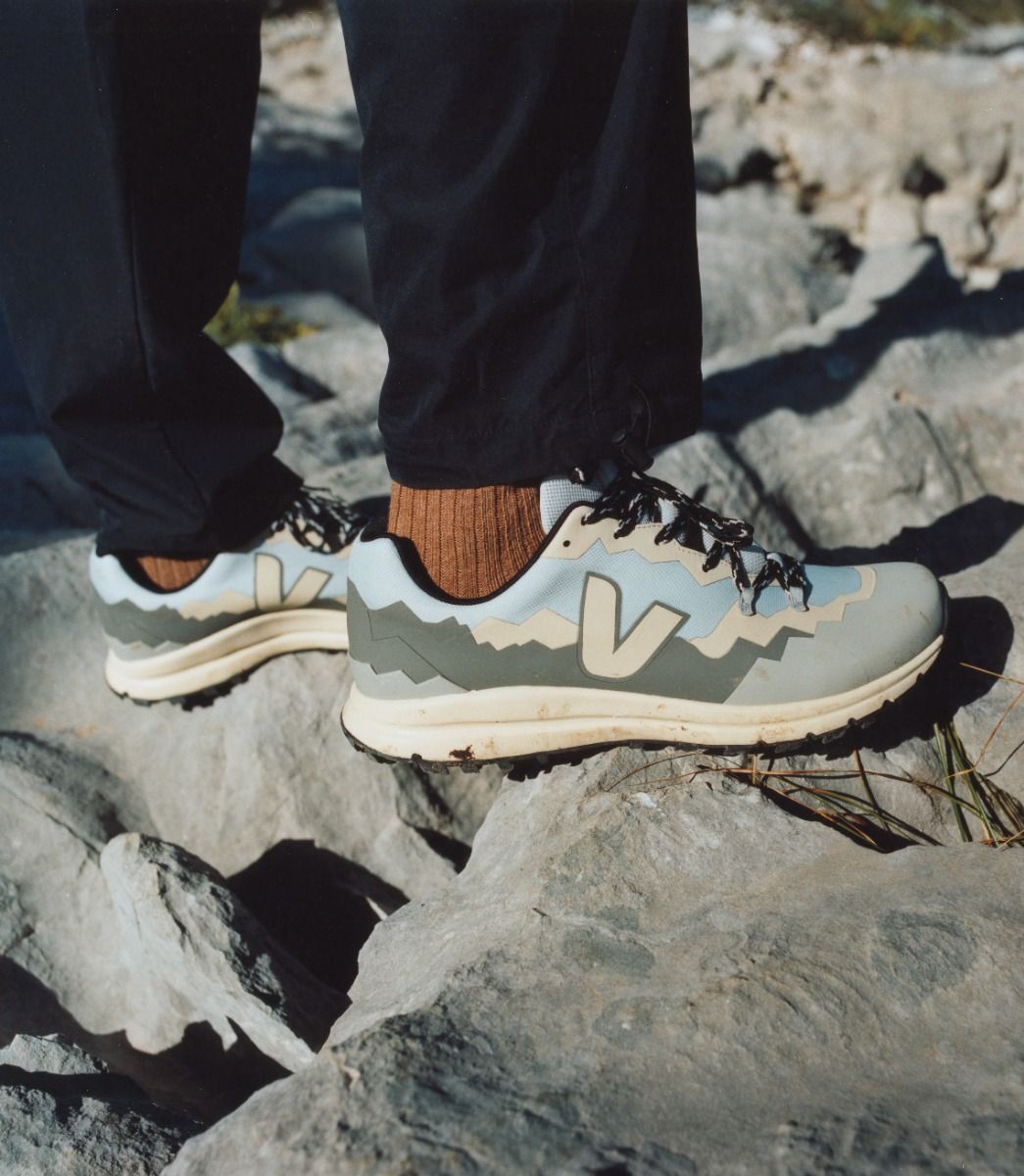 Fitzroy Light Trek Shell | Shark Almond