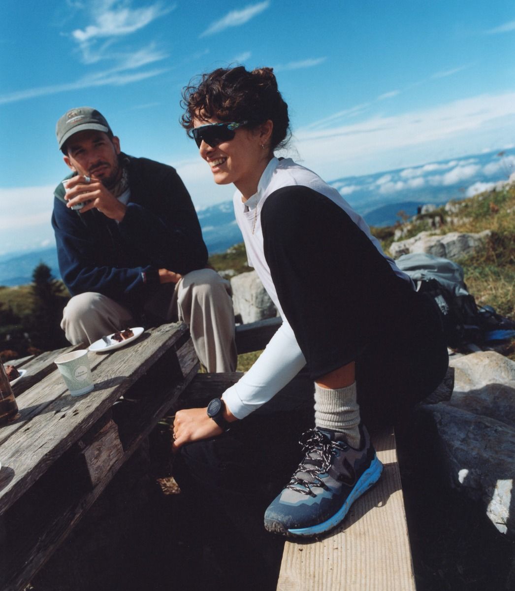 Fitzroy Light Trek Shell |玄武岩 黑色 天藍色