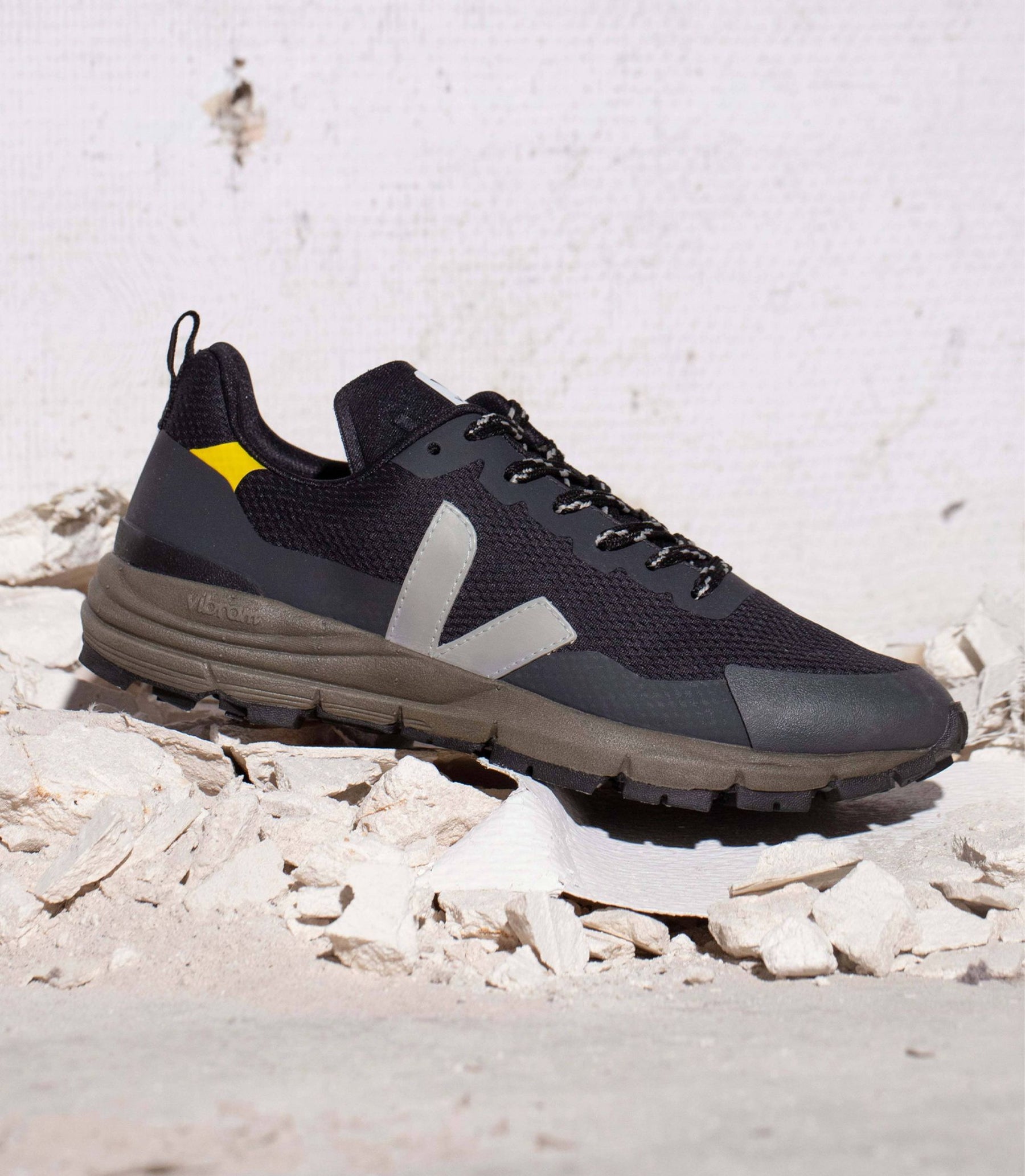 德坎·阿爾維奧梅什 |黑色牛津灰色調