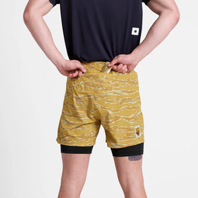 M Tiger Pace 2 in 1 Shorts 5'' | Yellow Camo