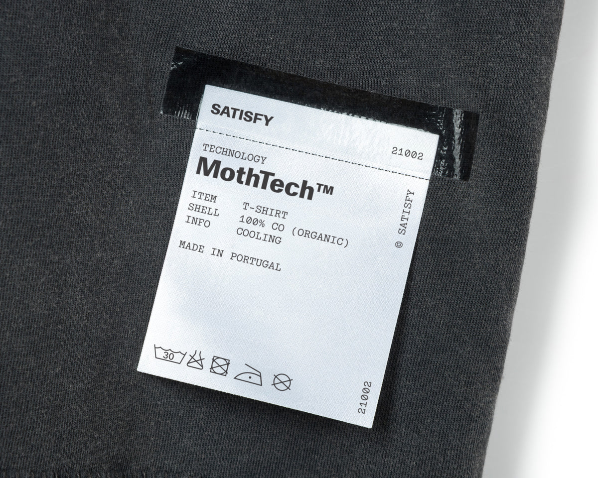 W MothTech T-Shirt | Aged Black 00A19