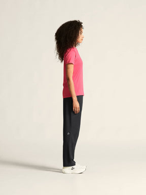 W Core Essence Logo Tee | Fuchsia