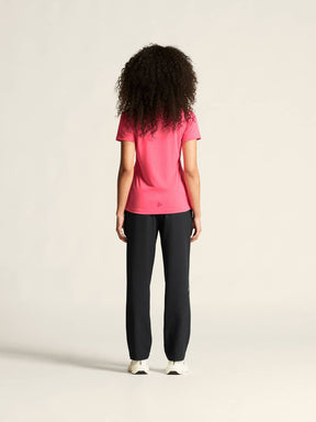 W Core Essence Logo Tee | Fuchsia