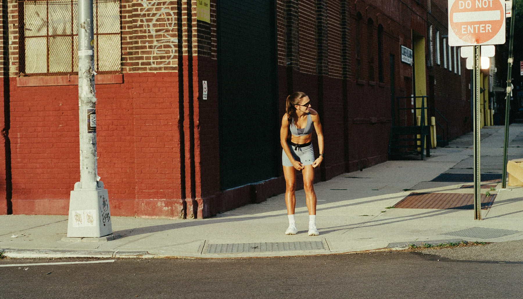 W Vanisher GeoMesh V-Neck Run Bra | Steel Horizon
