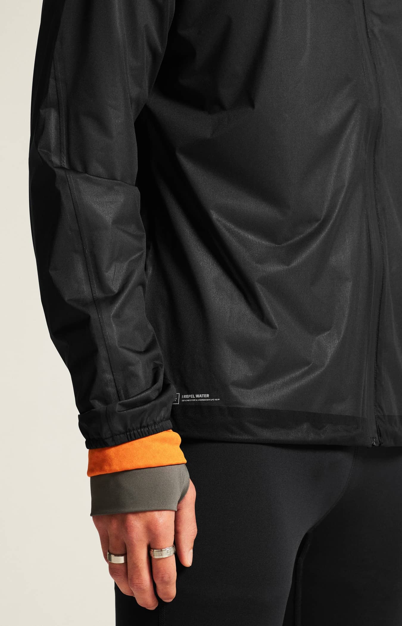 M Pro Hydro Lightweight Jacket M | Black
