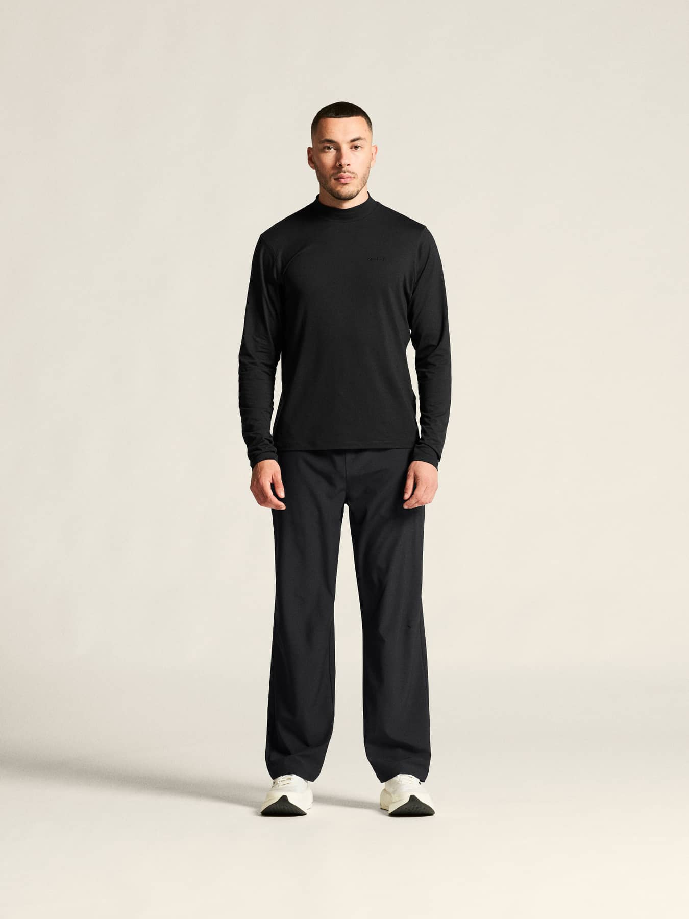 M Core Essence Wind Pants | Black