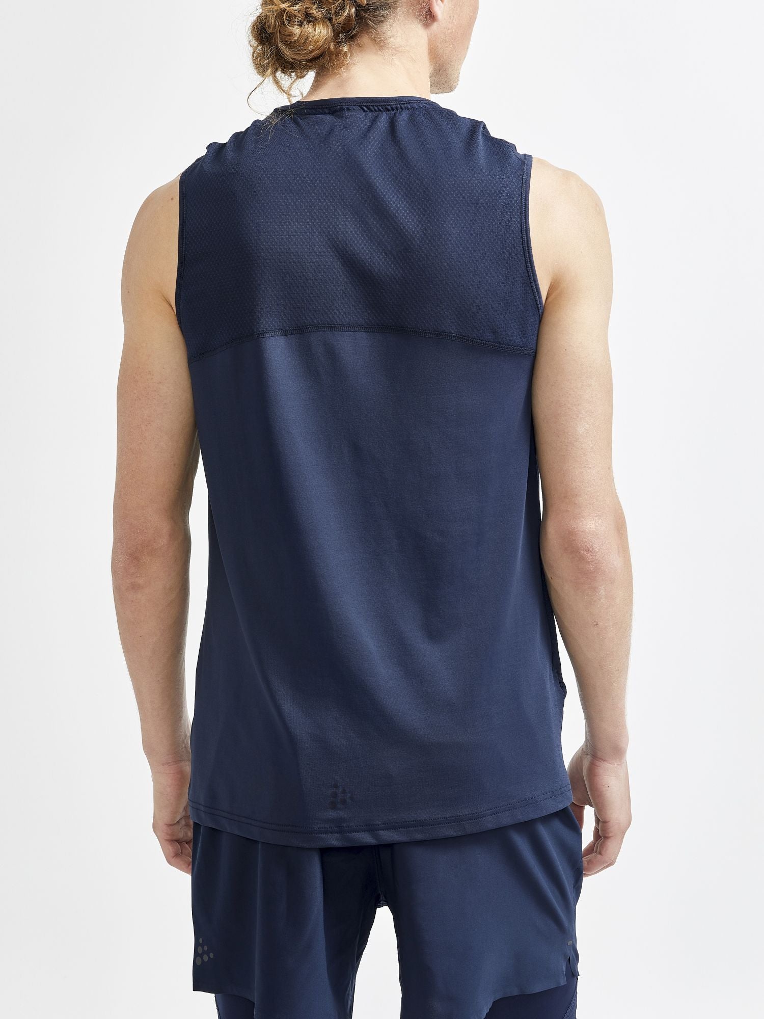 MEN'S - ADV ESSENCE SL TEE
