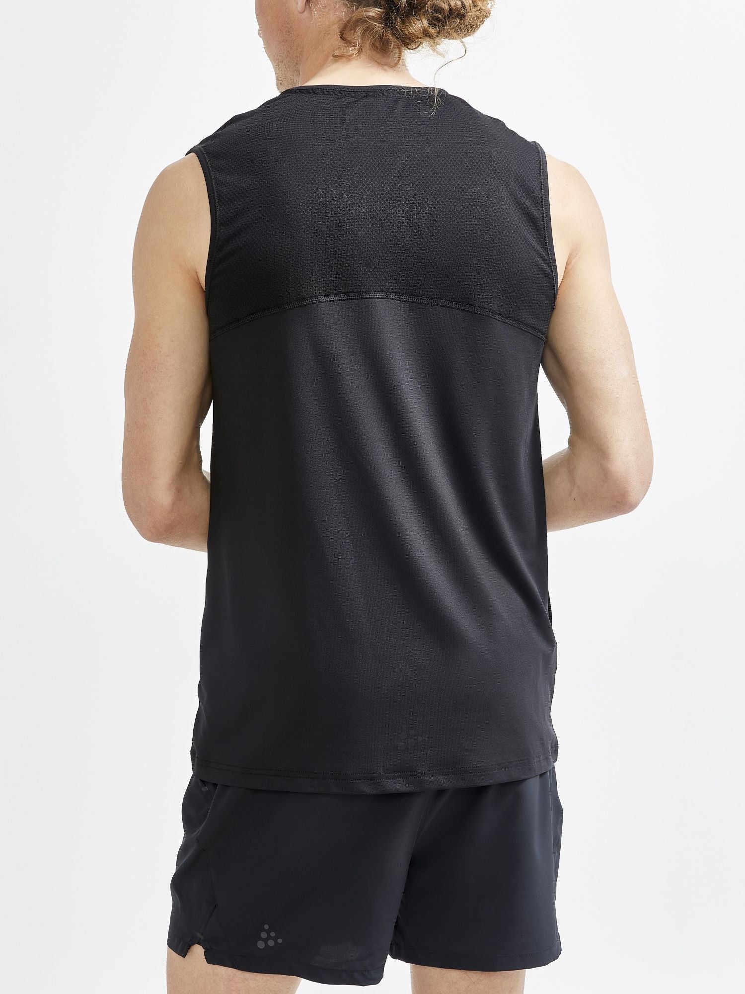 MEN'S - ADV ESSENCE SL TEE