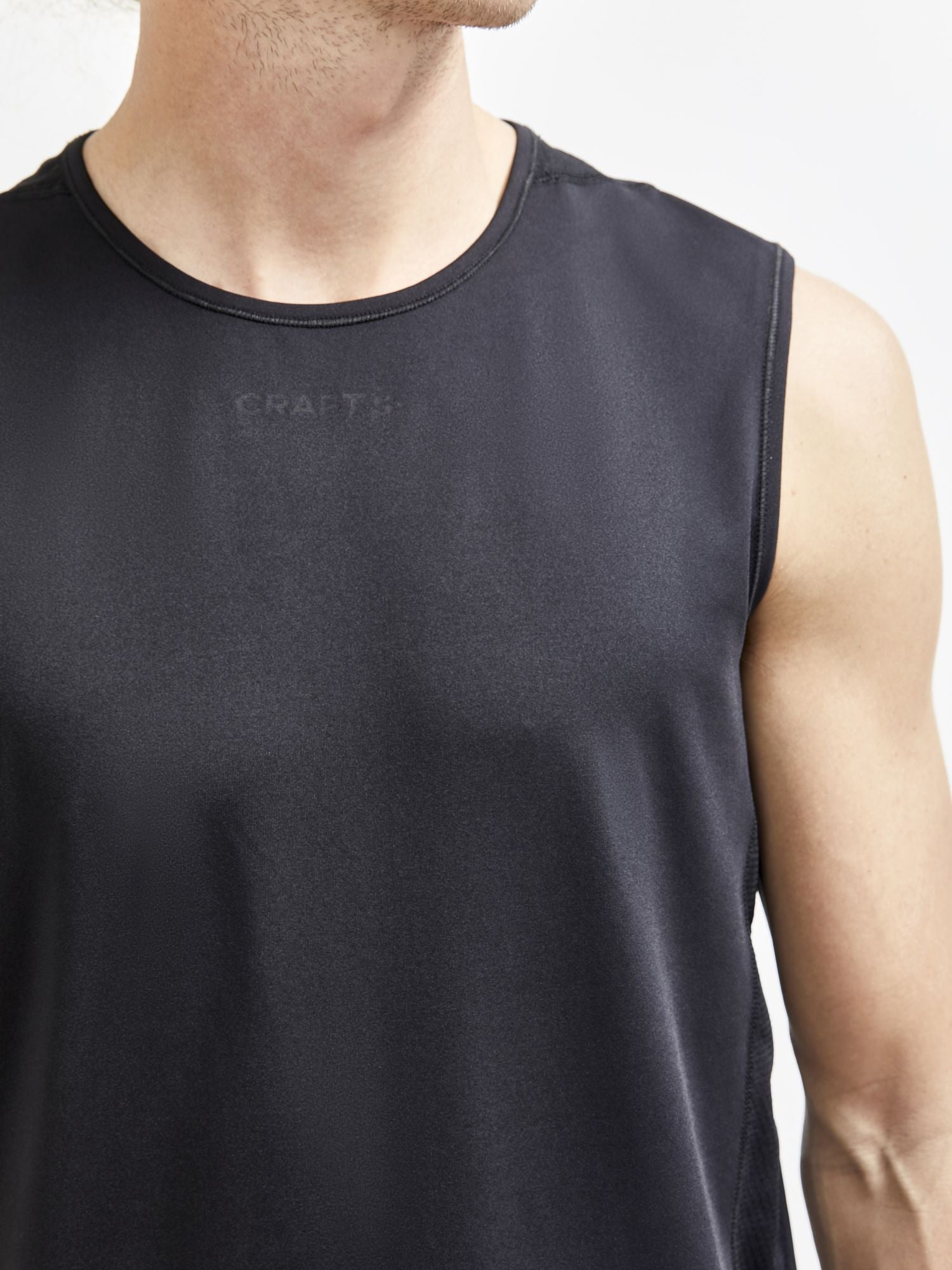 MEN'S - ADV ESSENCE SL TEE