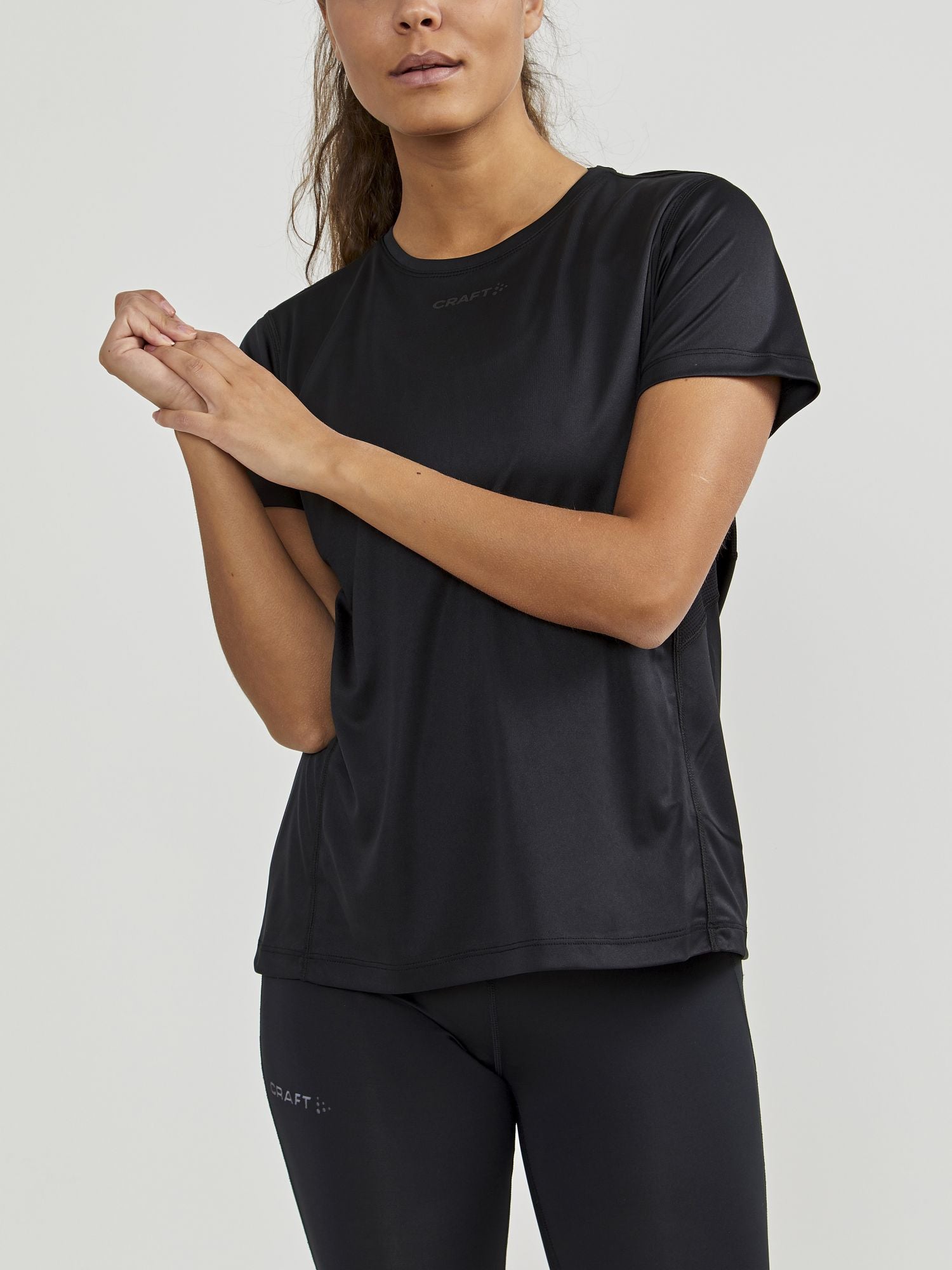 WOMEN'S - ADV ESSENCE SS TEE