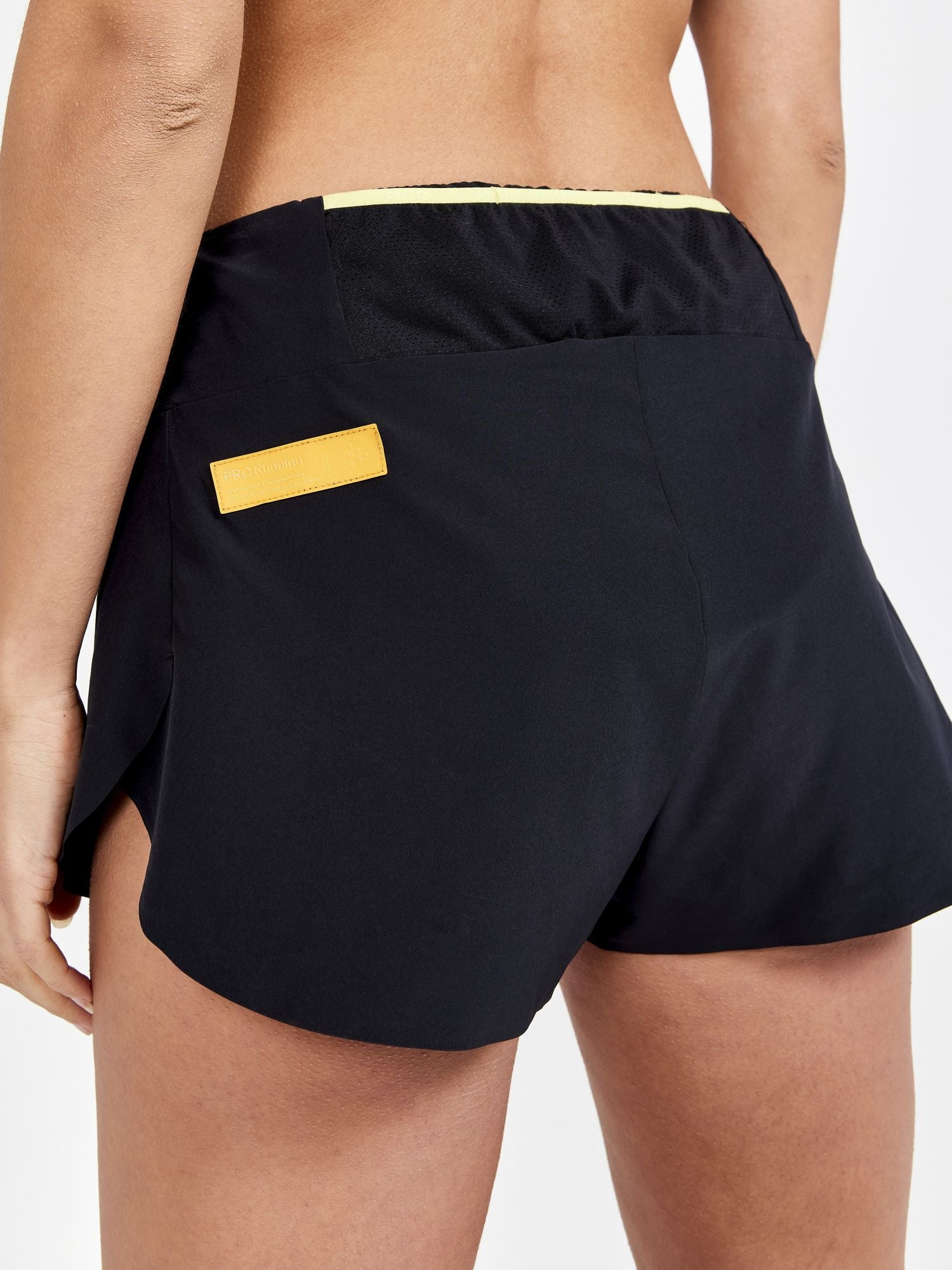 WOMEN'S - PRO HYPERVENT SPLIT SHORTS