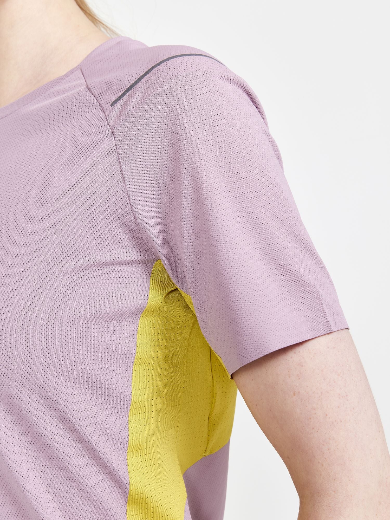 WOMEN'S - PRO HYPERVENT SS TEE